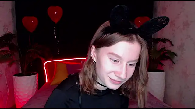 Snapshot of EnigmaSee chatting on February 2025 02:35:02 PM EnigmaSee online show from February 2025 02:35:02 PM