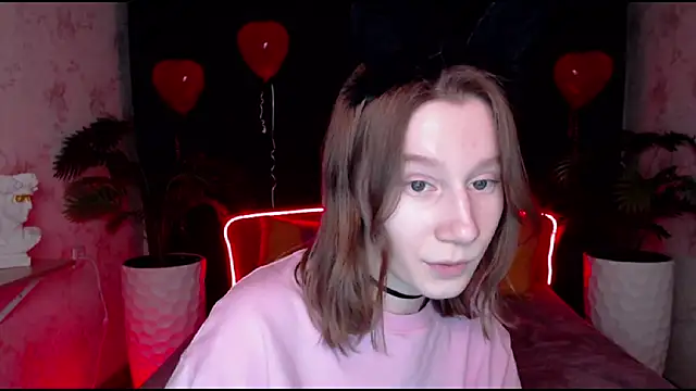 Snapshot of EnigmaSee chatting on February 2025 02:37:02 PM EnigmaSee online show from February 2025 02:37:02 PM