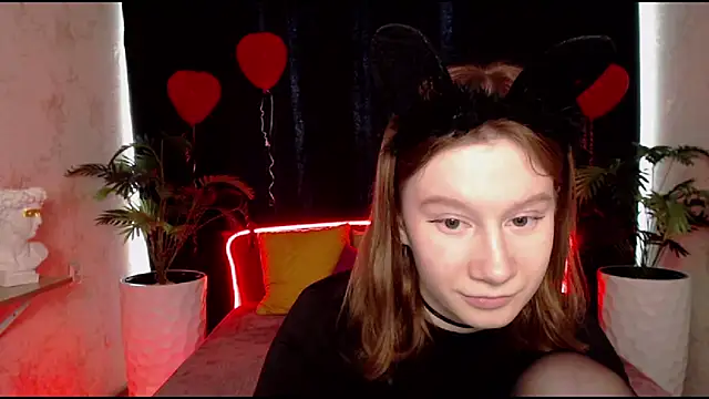 Snapshot of EnigmaSee chatting on March 2025 04:45:02 AM EnigmaSee online show from March 2025 04:45:02 AM