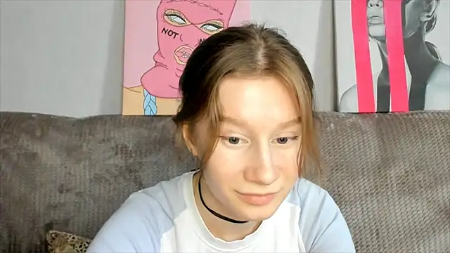 Snapshot of EnigmaSee chatting on March 2025 11:19:02 AM EnigmaSee online show from March 2025 11:19:02 AM