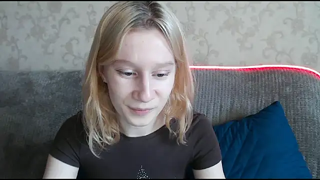 Snapshot of EnigmaSee chatting on September 2025 08:48:01 AM EnigmaSee online show from September 2025 08:48:01 AM