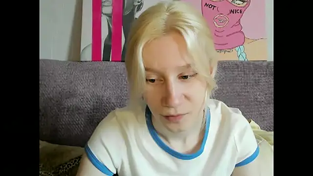 Snapshot of EnigmaSee chatting on September 2025 08:27:01 AM EnigmaSee online show from September 2025 08:27:01 AM