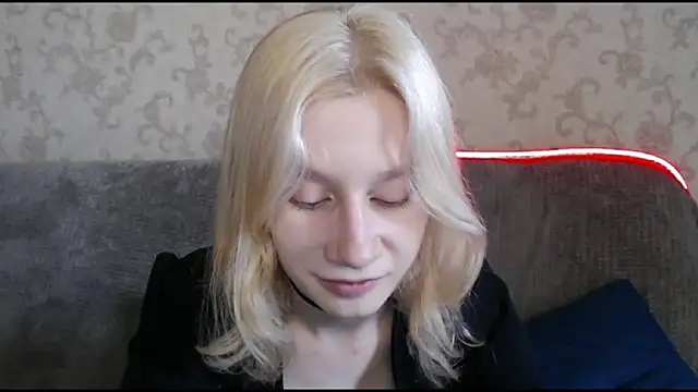 Snapshot of EnigmaSee chatting on September 2025 02:02:01 AM EnigmaSee online show from September 2025 02:02:01 AM