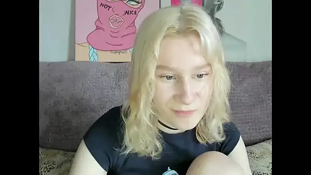 Snapshot of EnigmaSee chatting on September 2025 09:02:01 AM EnigmaSee online show from September 2025 09:02:01 AM