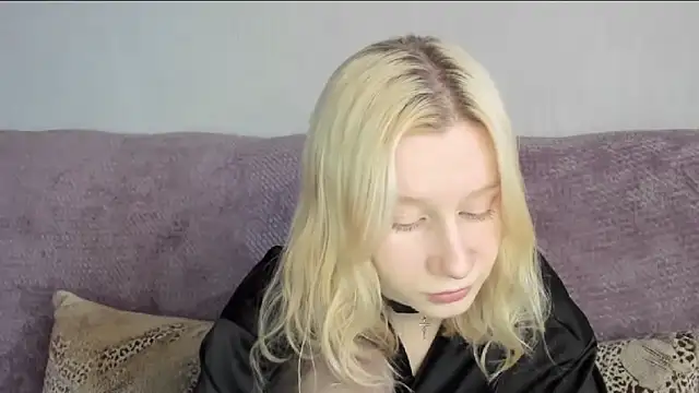 Snapshot of EnigmaSee chatting on October 2025 08:33:01 AM EnigmaSee online show from October 2025 08:33:01 AM