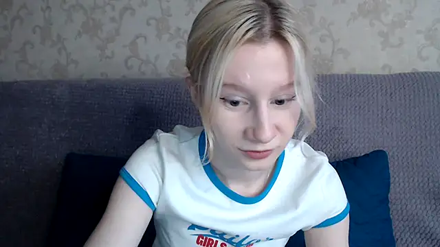 Snapshot of EnigmaSee chatting on November 2025 07:41:02 AM EnigmaSee online show from November 2025 07:41:02 AM