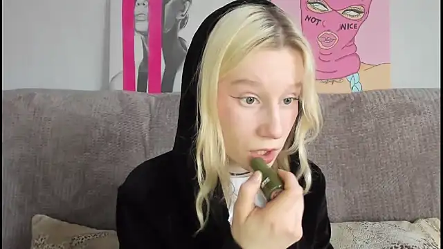 Snapshot of EnigmaSee chatting on November 2025 02:23:01 AM EnigmaSee online show from November 2025 02:23:01 AM