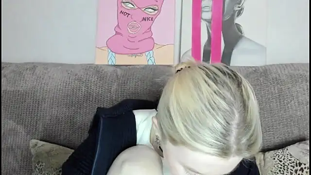 Snapshot of EnigmaSee chatting on November 2025 11:09:02 AM EnigmaSee online show from November 2025 11:09:02 AM