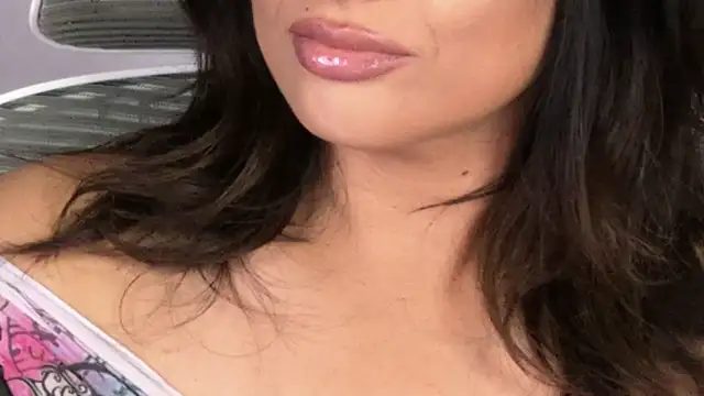 xprettysmilex online show from April 2026 06:37:01 PM