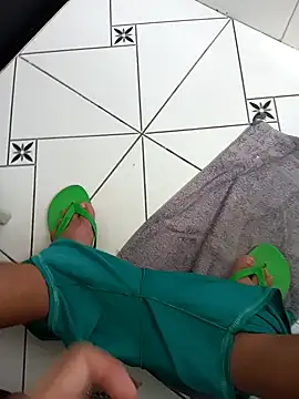 lobomisterioso13 online show from December 2024 01:17:02 PM