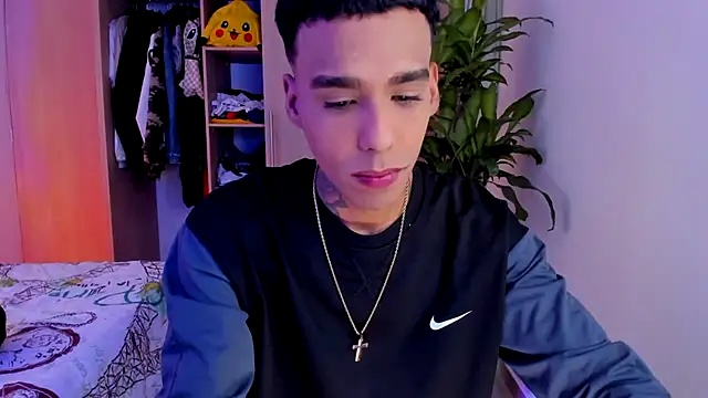 aldrinwhite online show from November 2025 07:43:01 PM