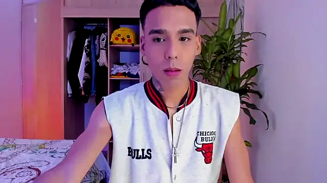 aldrinwhite online show from November 2025 06:13:01 PM