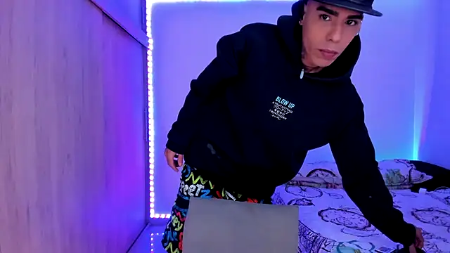 aldrinwhite online show from January 2026 06:01:01 PM