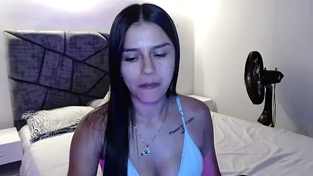 Snapshot of cloe_fox chatting on November 2025 11:25:02 PM cloe fox online show from November 2025 11:25:02 PM