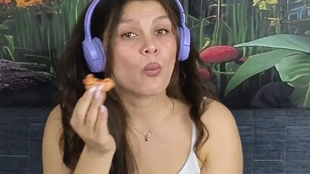 MadameDeFeu online show from November 2025 02:16:01 PM