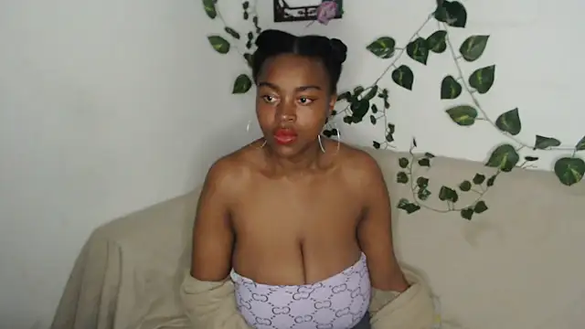 Snapshot of lyssyhorny chatting on October 2025 02:17:01 AM lyssyhorny online show from October 2025 02:17:01 AM