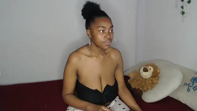 lyssyhorny online show from October 2025 12:38:02 PM