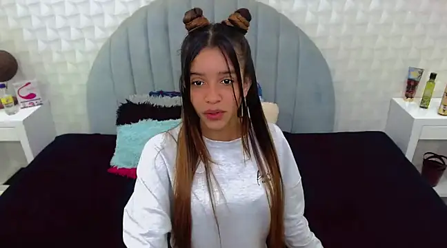 Snapshot of charlotte_0309 chatting on March 2025 06:26:02 PM charlotte 0309 online show from March 2025 06:26:02 PM