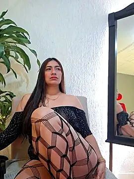 emmily d online show from February 2025 06:53:01 PM