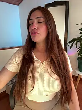 Snapshot of emmily_d chatting on February 2026 06:58:02 PM emmily d online show from February 2026 06:58:02 PM