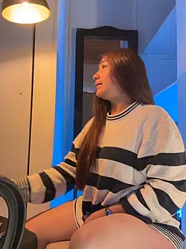 Snapshot of emmily_d chatting on April 2026 06:12:02 PM emmily d online show from April 2026 06:12:02 PM