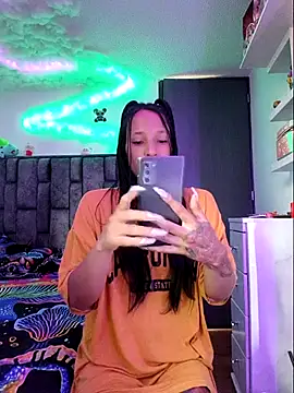 Nicole420squirt online show from October 2025 06:03:01 PM