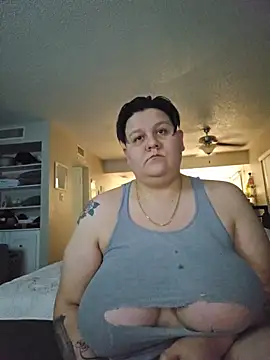 Snapshot of DevilDahm chatting on December 2025 10:20:02 AM DevilDahm online show from December 2025 10:20:02 AM