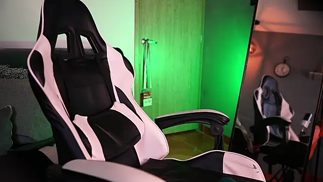 jaxon colton online show from March 2025 04:39:02 AM