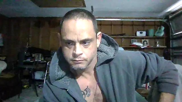 Snapshot of Buffshagswell chatting on February 2025 02:13:02 PM Buffshagswell online show from February 2025 02:13:02 PM