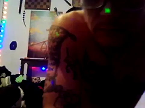 Snapshot of Buffshagswell chatting on November 2025 02:12:01 AM Buffshagswell online show from November 2025 02:12:01 AM