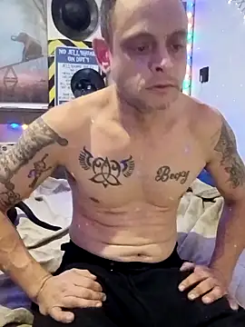 Snapshot of Buffshagswell chatting on November 2025 06:18:02 PM Buffshagswell online show from November 2025 06:18:02 PM