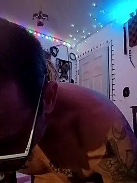 Snapshot of Buffshagswell chatting on November 2025 04:11:01 AM Buffshagswell online show from November 2025 04:11:01 AM