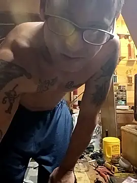 Snapshot of Buffshagswell chatting on December 2025 04:17:02 AM Buffshagswell online show from December 2025 04:17:02 AM