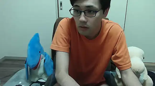 Snapshot of ryusei18570 chatting on December 2024 04:25:01 PM ryusei18570 online show from December 2024 04:25:01 PM