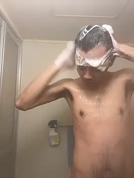 Snapshot of ryusei18570 chatting on January 2025 02:24:02 PM ryusei18570 online show from January 2025 02:24:02 PM