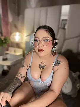 Snapshot of AHRI_LEE chatting on December 2024 03:02:02 AM AHRI LEE online show from December 2024 03:02:02 AM