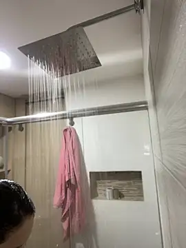 Snapshot of AHRI_LEE chatting on February 2025 09:46:01 PM AHRI LEE online show from February 2025 09:46:01 PM