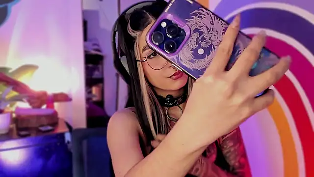 Snapshot of Alice_woodville chatting on September 2025 09:04:02 PM Alice woodville online show from September 2025 09:04:02 PM