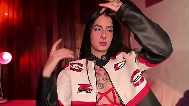 Snapshot of Alice_woodville chatting on November 2025 05:17:01 AM Alice woodville online show from November 2025 05:17:01 AM