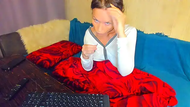 Elizabe th online show from May 2026 08:14:01 PM