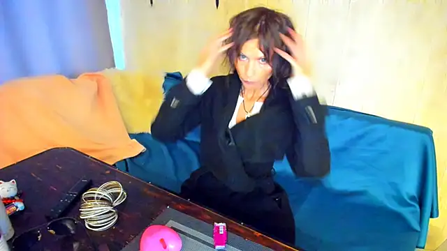 Elizabe th online show from June 2026 01:37:01 AM