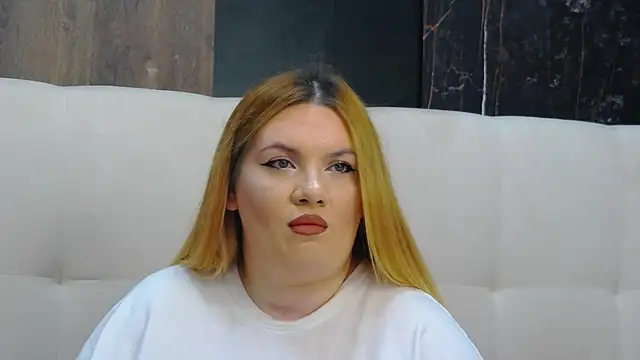 MelanieBrownn online show from November 2025 03:45:01 PM