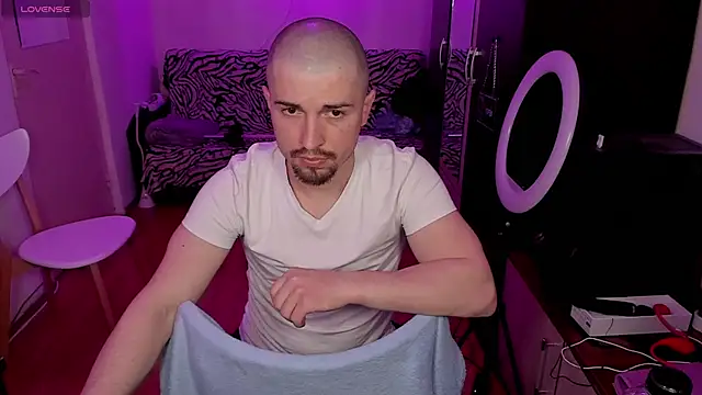 Snapshot of Michael_Wolfborn chatting on March 2025 03:04:01 PM Michael Wolfborn online show from March 2025 03:04:01 PM