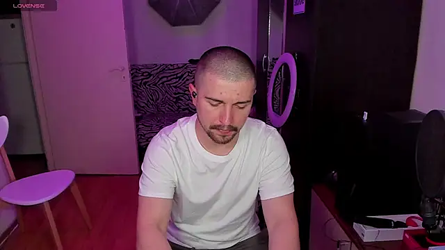 Snapshot of Michael_Wolfborn chatting on September 2025 02:41:02 PM Michael Wolfborn online show from September 2025 02:41:02 PM