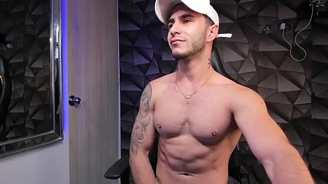 Tayler duster online show from December 2024 12:27:01 PM