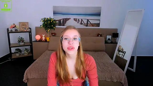 LayriantaVee online show from March 2025 06:57:01 AM