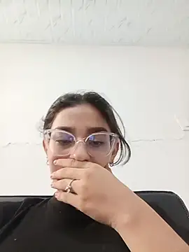 Ary-18 online show from October 2025 01:26:02 PM