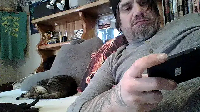 Snapshot of clitstitsandbongrips chatting on December 2024 04:06:01 PM clitstitsandbongrips online show from December 2024 04:06:01 PM