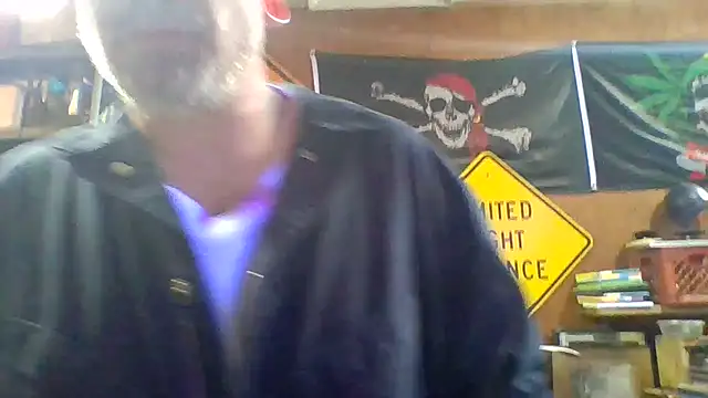 Snapshot of clitstitsandbongrips chatting on March 2025 05:28:01 PM clitstitsandbongrips online show from March 2025 05:28:01 PM