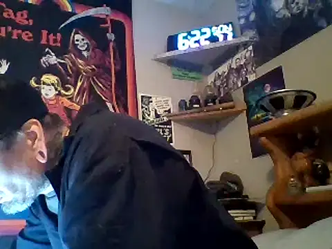 Snapshot of clitstitsandbongrips chatting on March 2025 05:58:01 PM clitstitsandbongrips online show from March 2025 05:58:01 PM